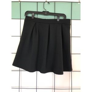 <H&M> CUTE BLACK A-LINE SKIRT! W/ TEXTURE
